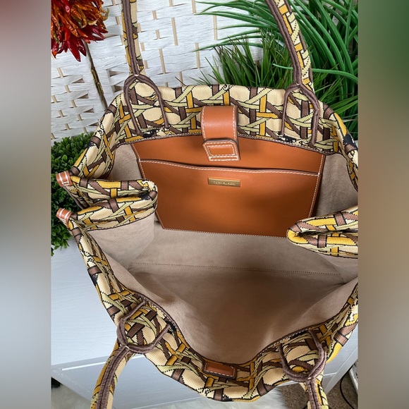 Tory Burch Ella Circular Knit Tote
Color: Tan Basketweave - Picture 6 of 13